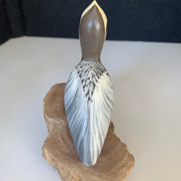 HAND CARVED painted PELICAN COASTAL SEA OCEAN BIRD WOOD SCULPTURE TROPICAL ISLAN - Picture 6 of 9